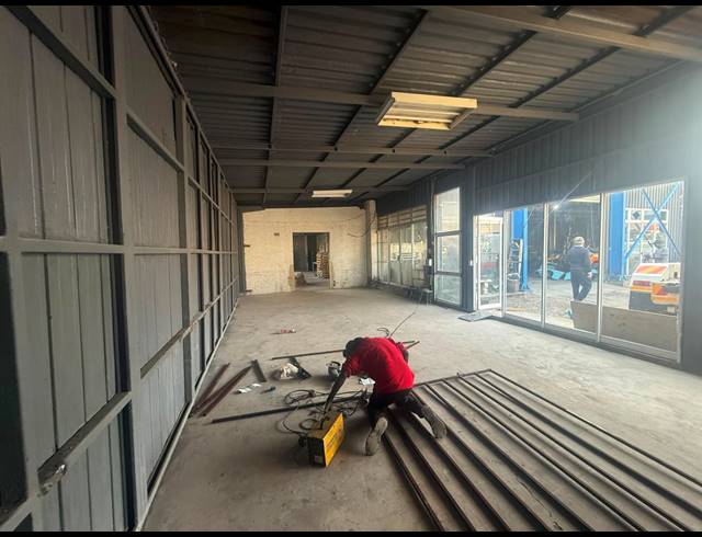 200M² WAREHOUSE TO LET IN MARAISBURG